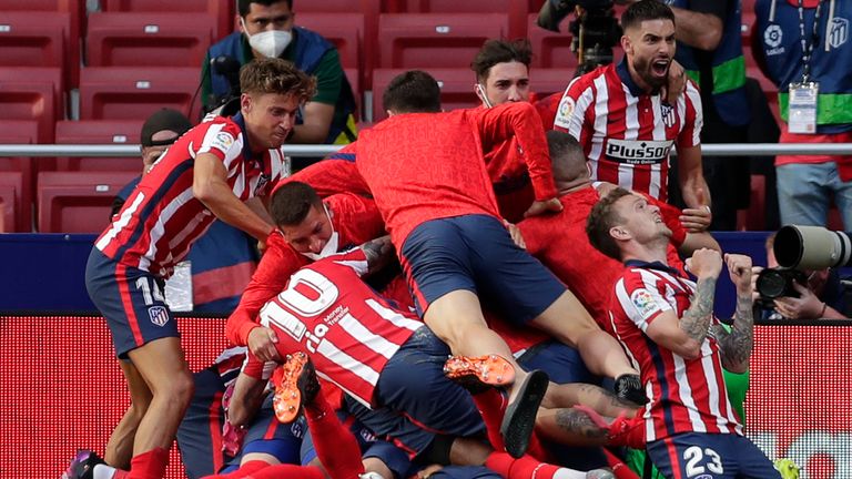 Euro spor haberleri 2 atletico madrid celebrate after luis suarez's late winner
