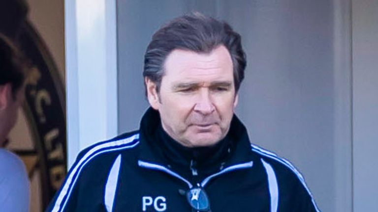 <p>postecoglou ile gelişmiş tartışmalarda kelt 4 greenock, scotland - april 24: alloa manager peter grant at full time during a scottish championship match between greenock morton and alloa athletic on april 24, 2021, in greenock, scotland. (photo by roddy scott / sns group)