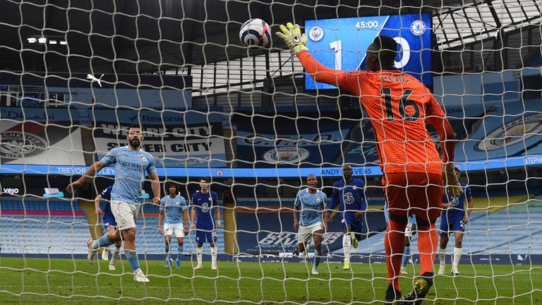 Merson iddia ediyor 10 chelsea's goalkeeper edouard mendy saves a penalty shot by manchester city's sergio aguero, left, during the english premier league soccer match between manchester city and chelsea at the etihad stadium in manchester, saturday, may 8, 2021.