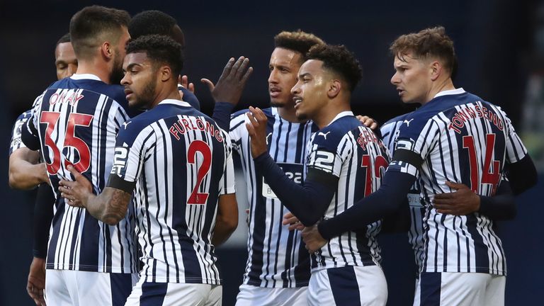 Allardyce: düşme sancısı, yönetim çekme 3 west bromwich albion's matheus pereira, 2nd right, celebrates with team mates after scoring his side's opening goal during an english premier league soccer match between west bromwich albion and southampton at the hawthorns in west bromwich, england, monday april 12, 2021. (tim goode/pool via ap)