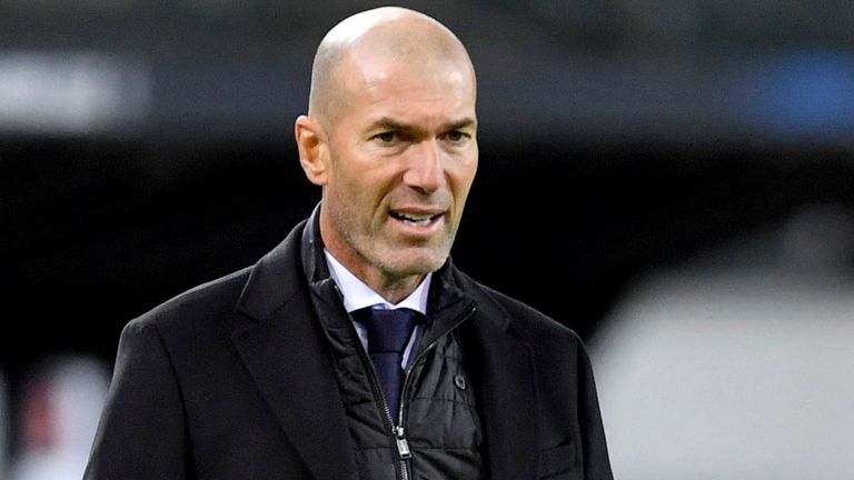 Gerçek, ancelotti'nin zidane yerine geri dönmesini istiyor 2 27 october 2020, north rhine-westphalia, m'nchengladbach: football: champions league, group stage, group b, 2nd matchday, borussia m'nchengladbach - real madrid at the stadium in borussia-park. coach zinedine zidane (l) of madrid is standing on the edge of the field. photo by: marius becker/picture-alliance/dpa/ap images