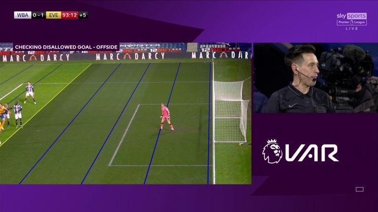 2022 dünya kupası için wenger ipuçları 'otomatik ofsaytlar' 2 diagne's strike was ruled offside fractionally in stoppage time