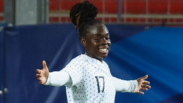 <p>fransa kadınlar i̇ngiltere kadınlar için çok güçlü 3 sandy baltimore produced a superb finish for france's opener