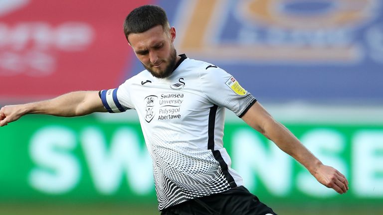 Swansea sosyal medyayı 'iğrenç taciz' yüzünden boykot edecek 4 swansea city captain matt grimes has called the recent abuse that his team-mates have suffered as 'sickening and vile'